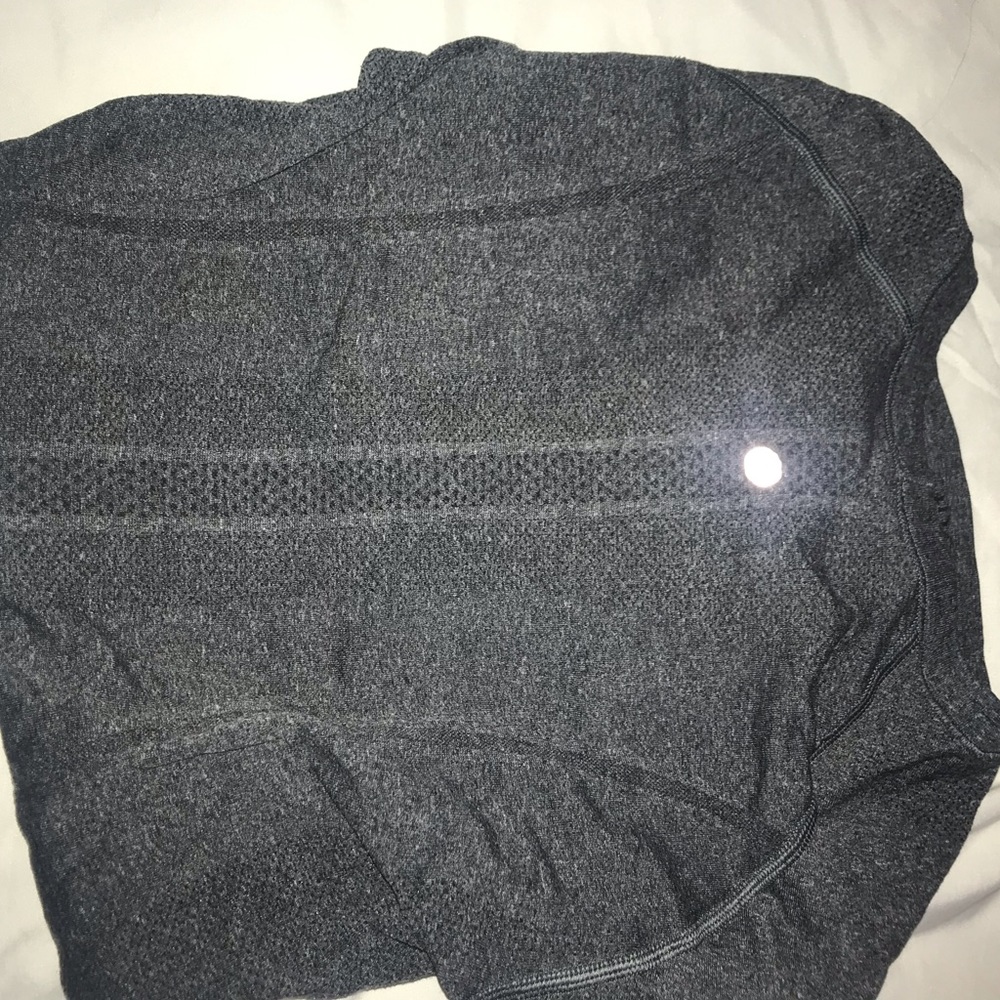 long sleeve lulu lemon shirt: SIZE 6